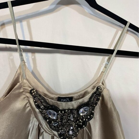 Satin swing top with embellishments. Champagne in colour. Adjustable straps. Siz - Picture 4 of 6